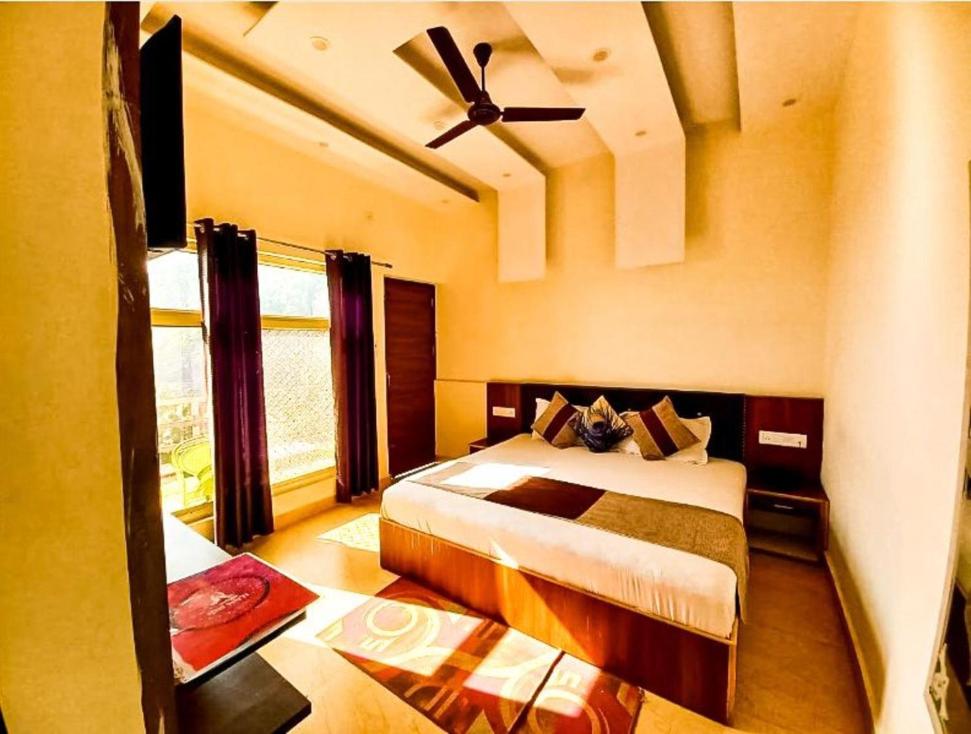 Sunny Pines Resort Lansdowne Esterno foto